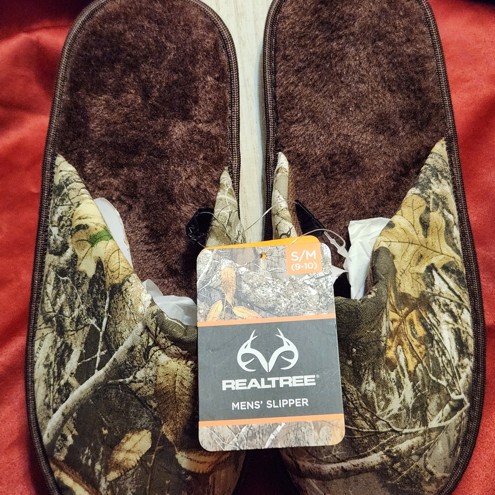 Realtree Camouflage Men's Slippers with Brown Accents Size 9/10